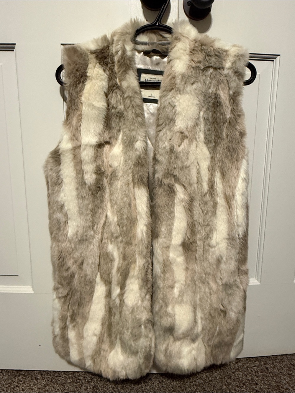 Abercrombie & Fitch Faux Fur Vest in Cream and Tan